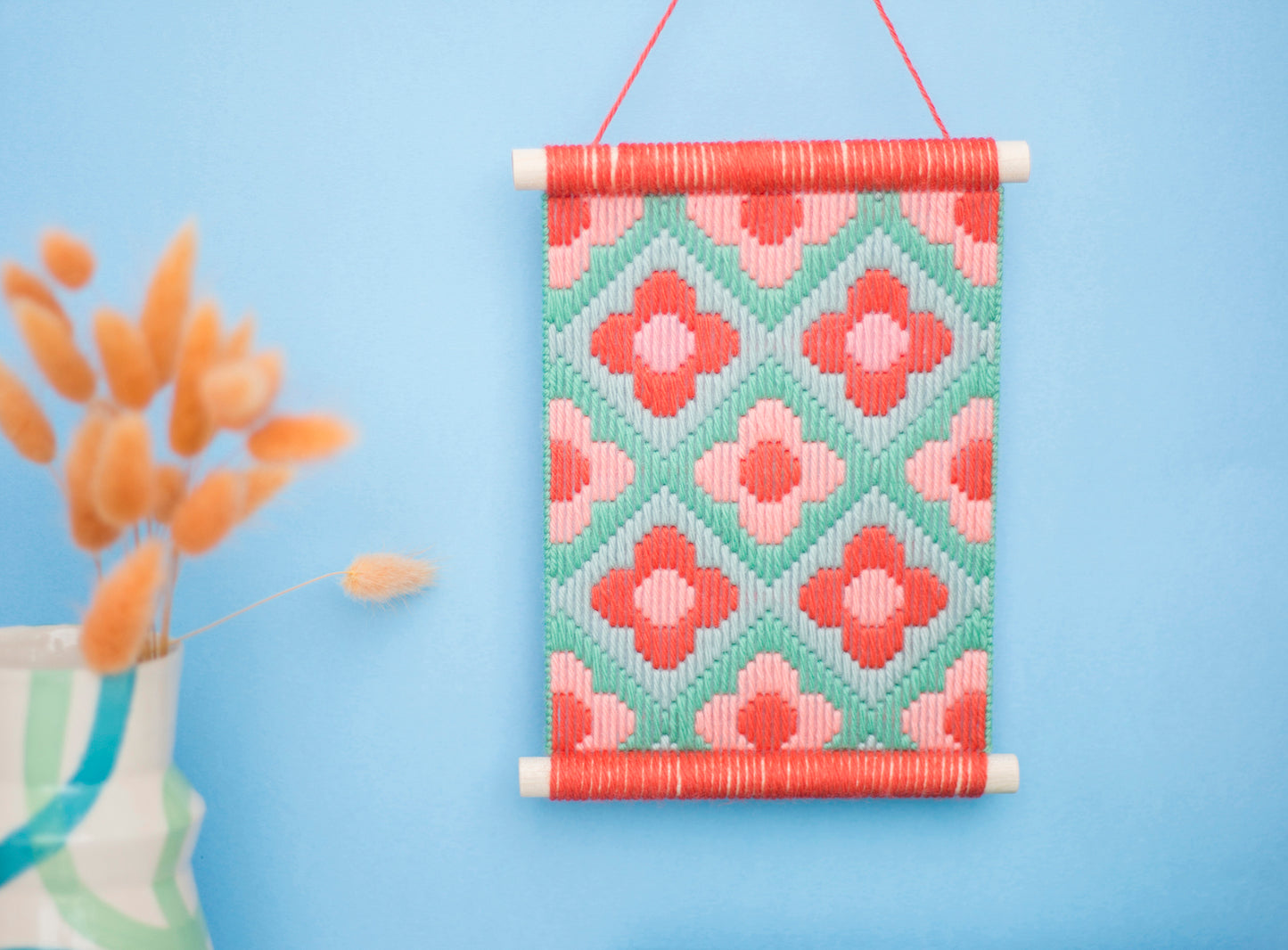 Ditsy Daisies Bargello Wall Hanging Kit - Bargello Kit - ohsewbootiful
