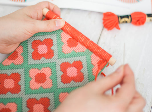 Ditsy Daisies Bargello Wall Hanging Kit - Bargello Kit - ohsewbootiful