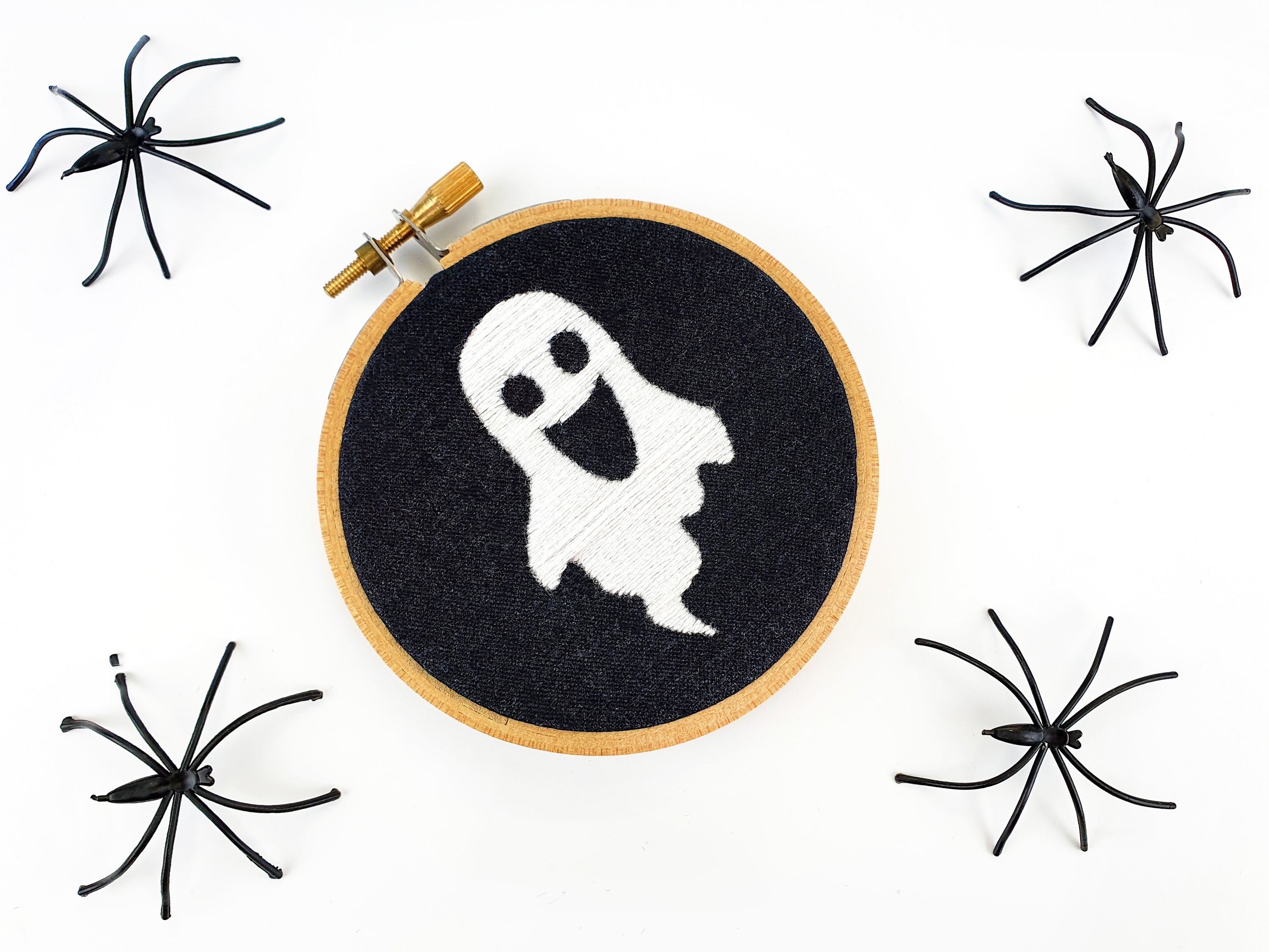 Free Halloween Ghost Embroidery Pattern ohsewbootiful