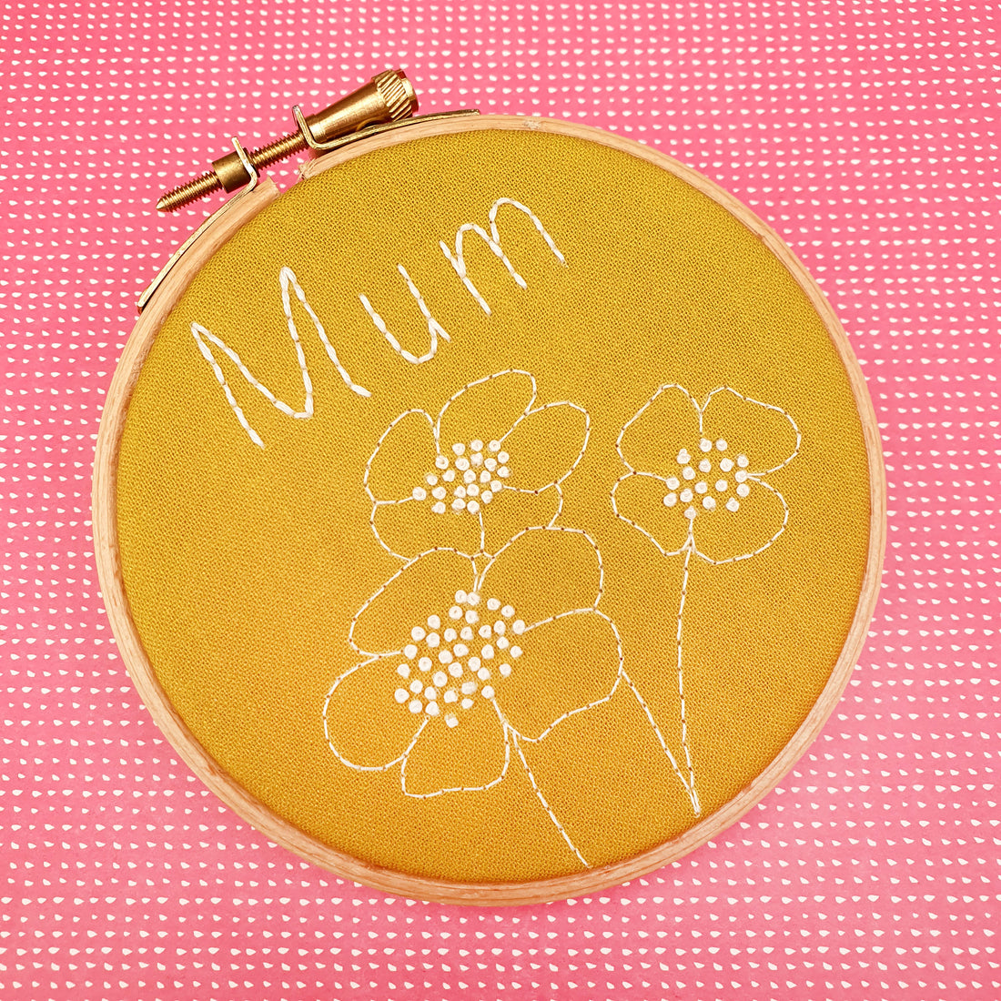 Free 'Mum' Embroidery Pattern