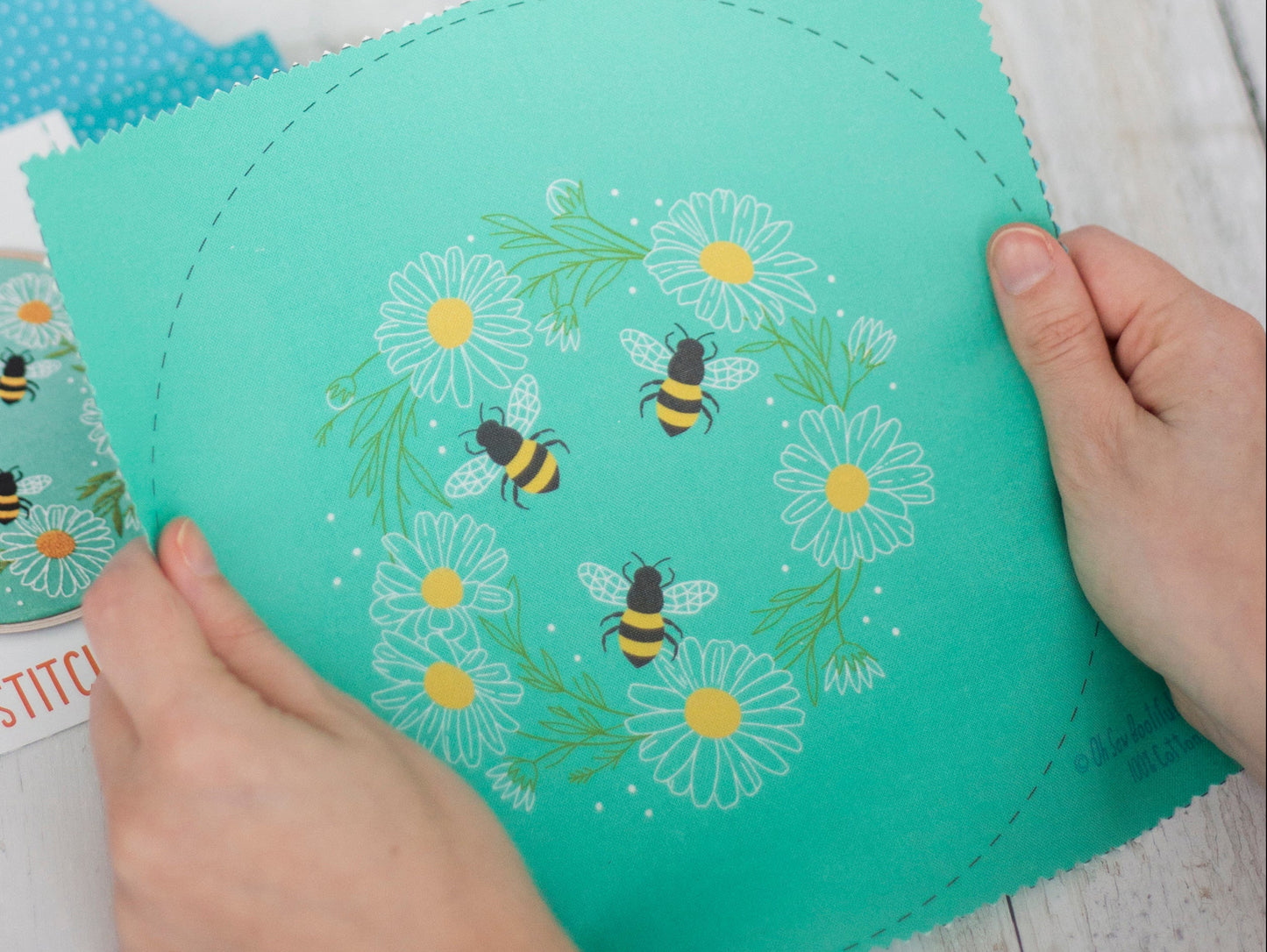 Daisy Chain and Bees Pre-printed Fabric Embroidery Pattern - Fabric Packs - ohsewbootiful