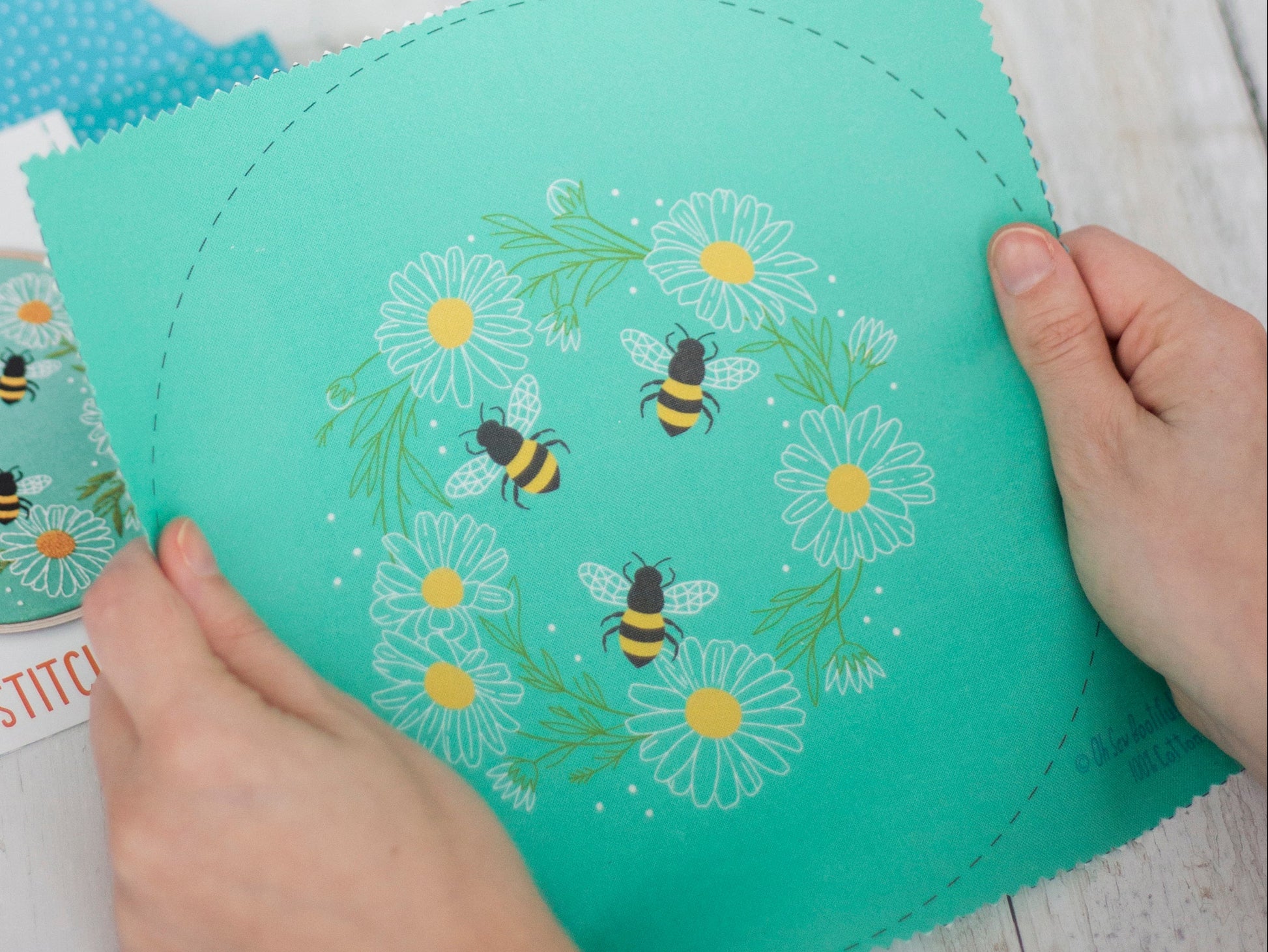 Daisy Chain and Bees Pre-printed Fabric Embroidery Pattern - Fabric Packs - ohsewbootiful
