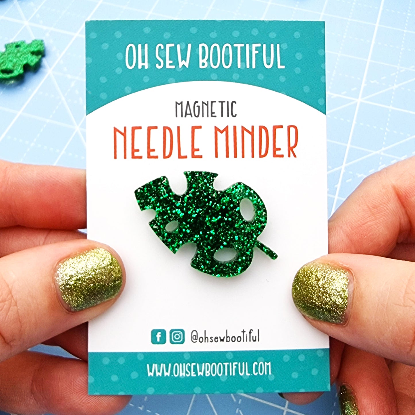 Monstera Leaf Glitter Acrylic Needle Minder - Embroidery Supplies - ohsewbootiful